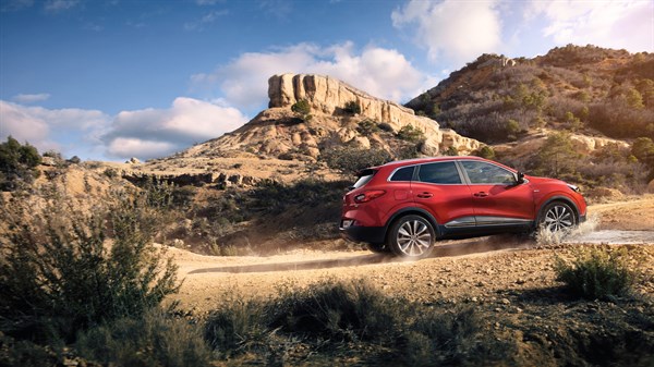 Renault Red Kadjar running in the desert